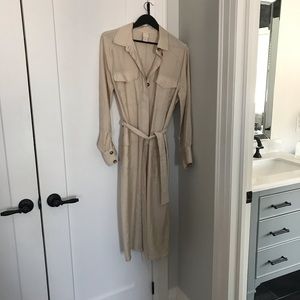 Lightweight safari trench